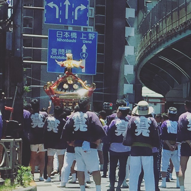 天王祭横揺れの神輿を発見！